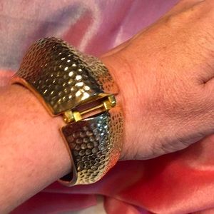 Vintage Hinged Bracelet Bangle Gold Tone Hammered